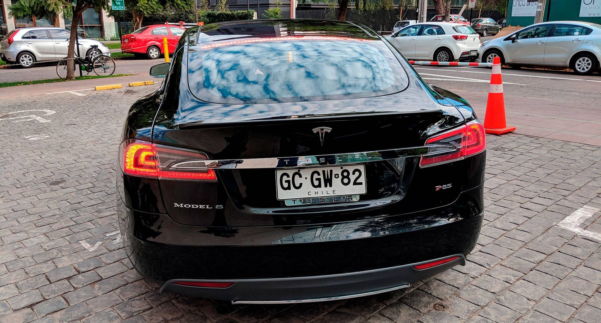 En Chile ya circulan algunos Tesla importados de manera privada