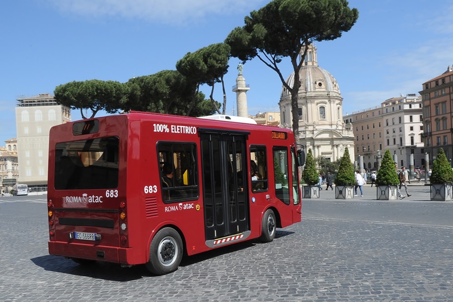 Transporte público. Roma aspira a «derrotar la dictadura del automóvil y la transición a la democracia de la movilidad multimodal»