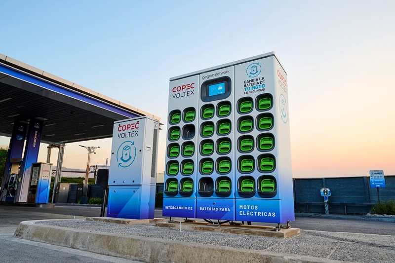 Alianza con Gogoro. Copec inaugura primer sistema de intercambio de baterías para motos eléctricas en Chile