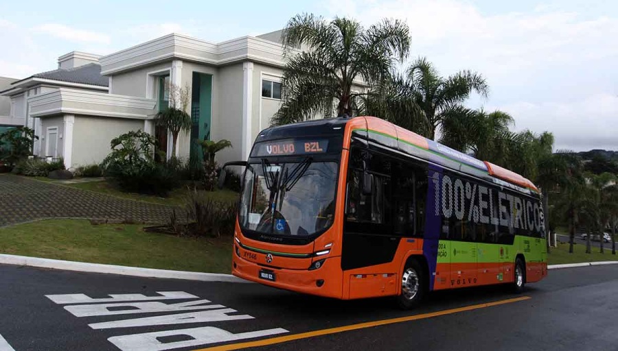 OUÇA. Volvo considera produzir ônibus elétrico no Brasil se aumentar a demanda e de olho na nova tributação destes veículos importados