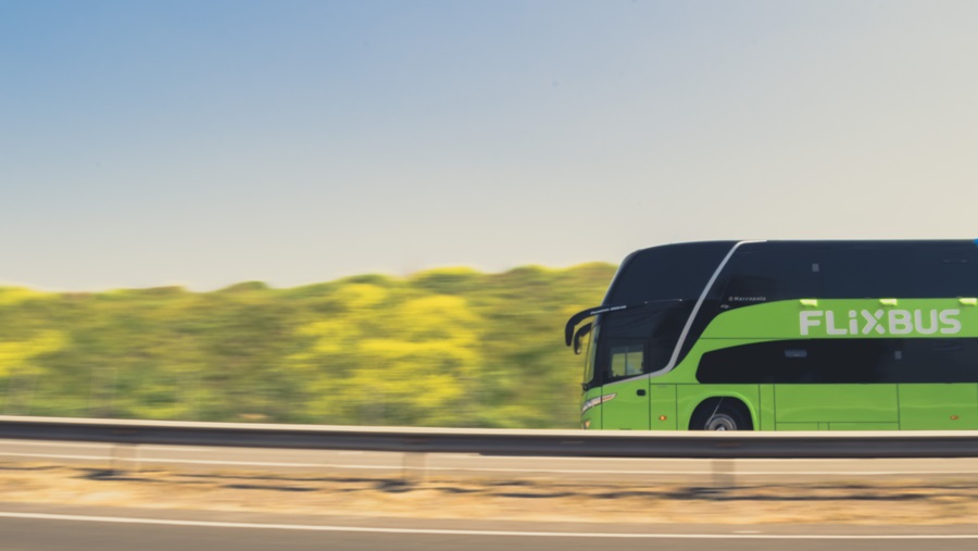 Directo desde Europa. FlixBus ultima detalles de piloto de buses eléctricos interurbanos en Chile