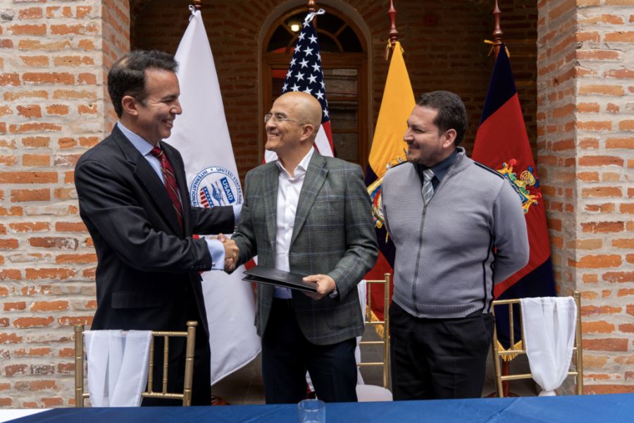 Alianza.  EEUU y Ecuador firman Memorando para impulsar sistema de transporte eléctrico en Quito