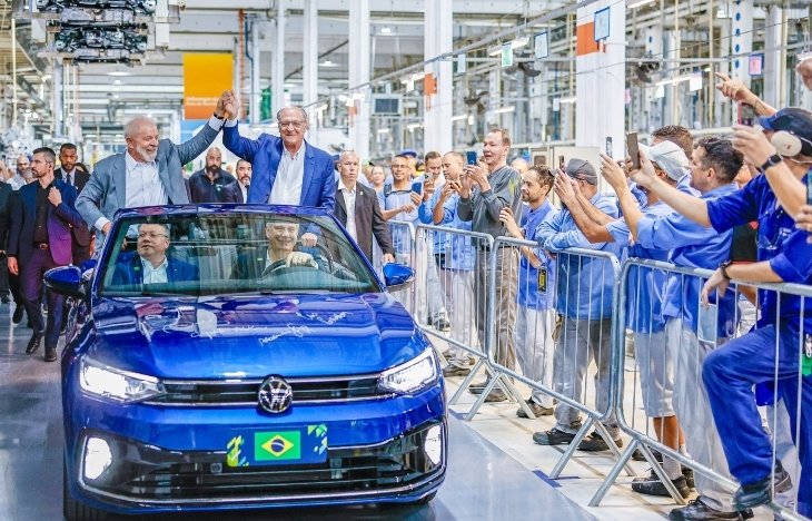 “Fabricado no Brasil”.  Así «conquista» Lula a inversores para incentivar producción local de vehículos eléctricos