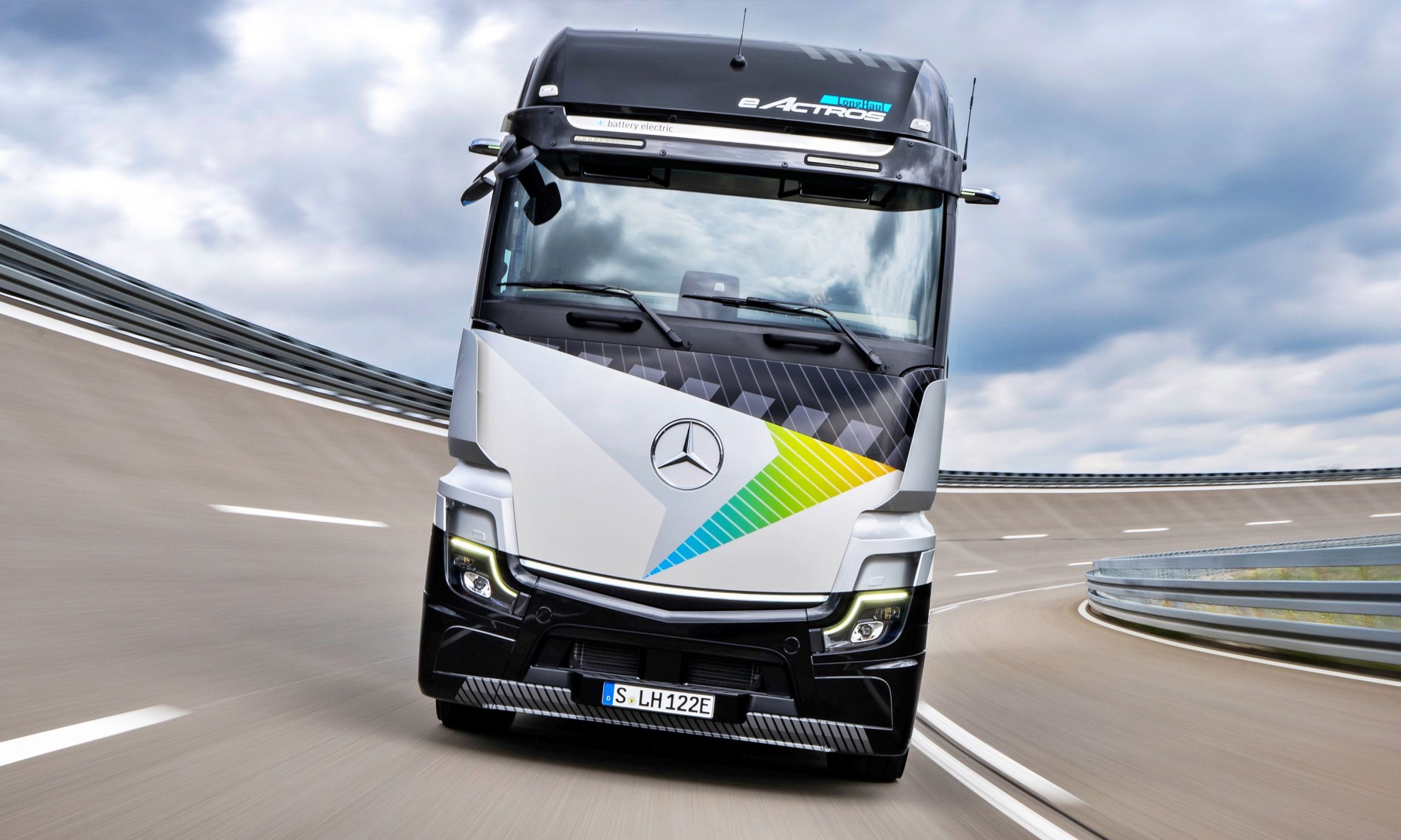 Mercedes Benz camiones eléctricos hidrógeno