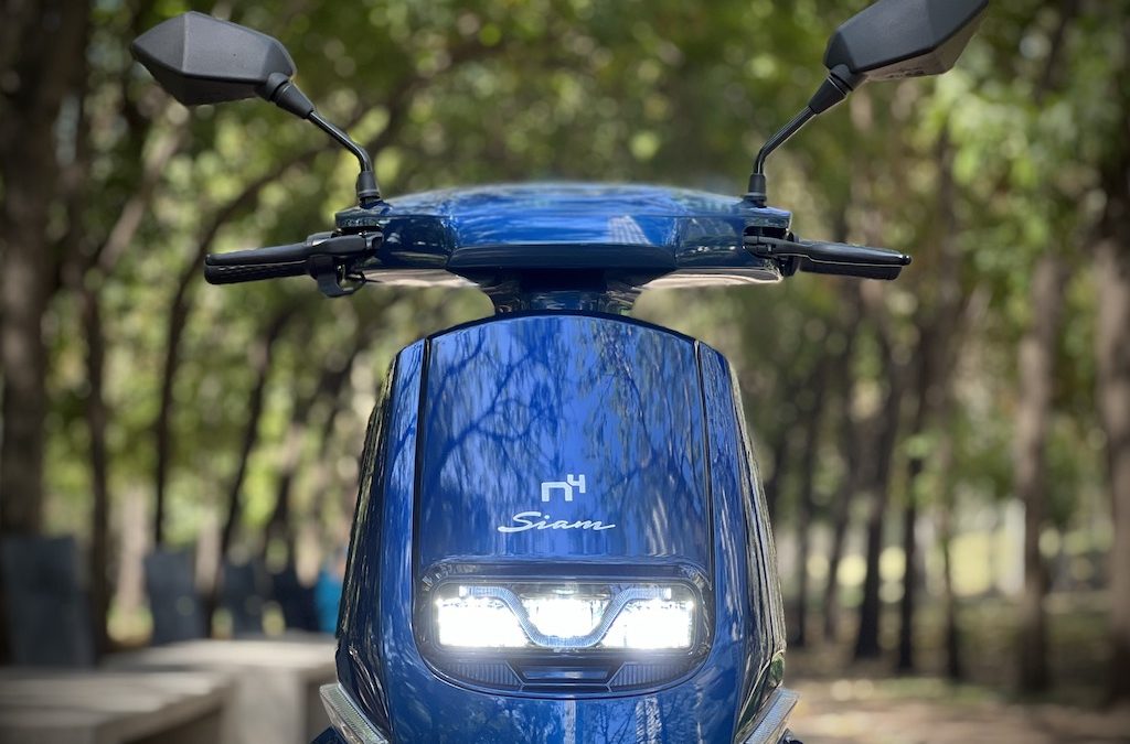 En dos ruedas.  Proponen crear incentivos para promover el uso de la moto eléctrica en Argentina